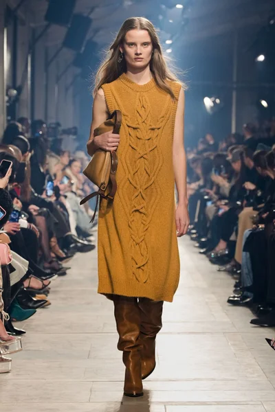 Look 12
